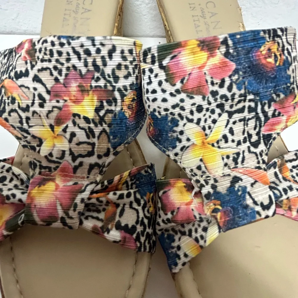 Tuscany by Easy Street flowered wedge sandals. Sz 8 M - Picture 3 of 9